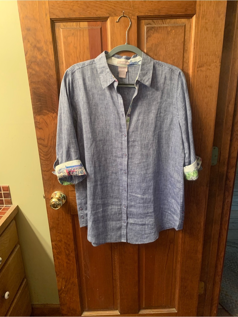 Chico's NEW NEVER WORN, no iron BLUE button down shirt with patterned flip cuffs